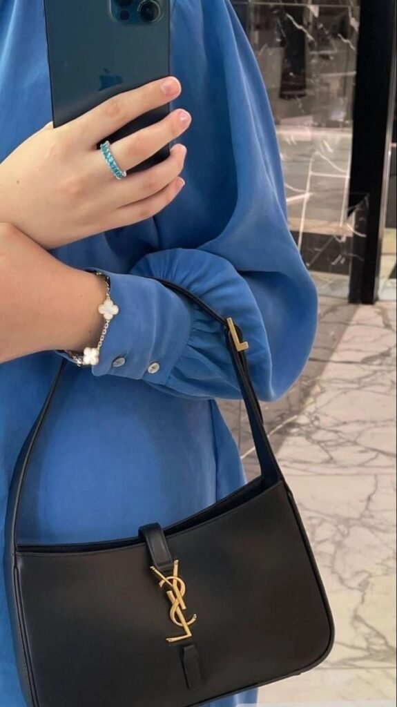 Image #1 from Zineb B.