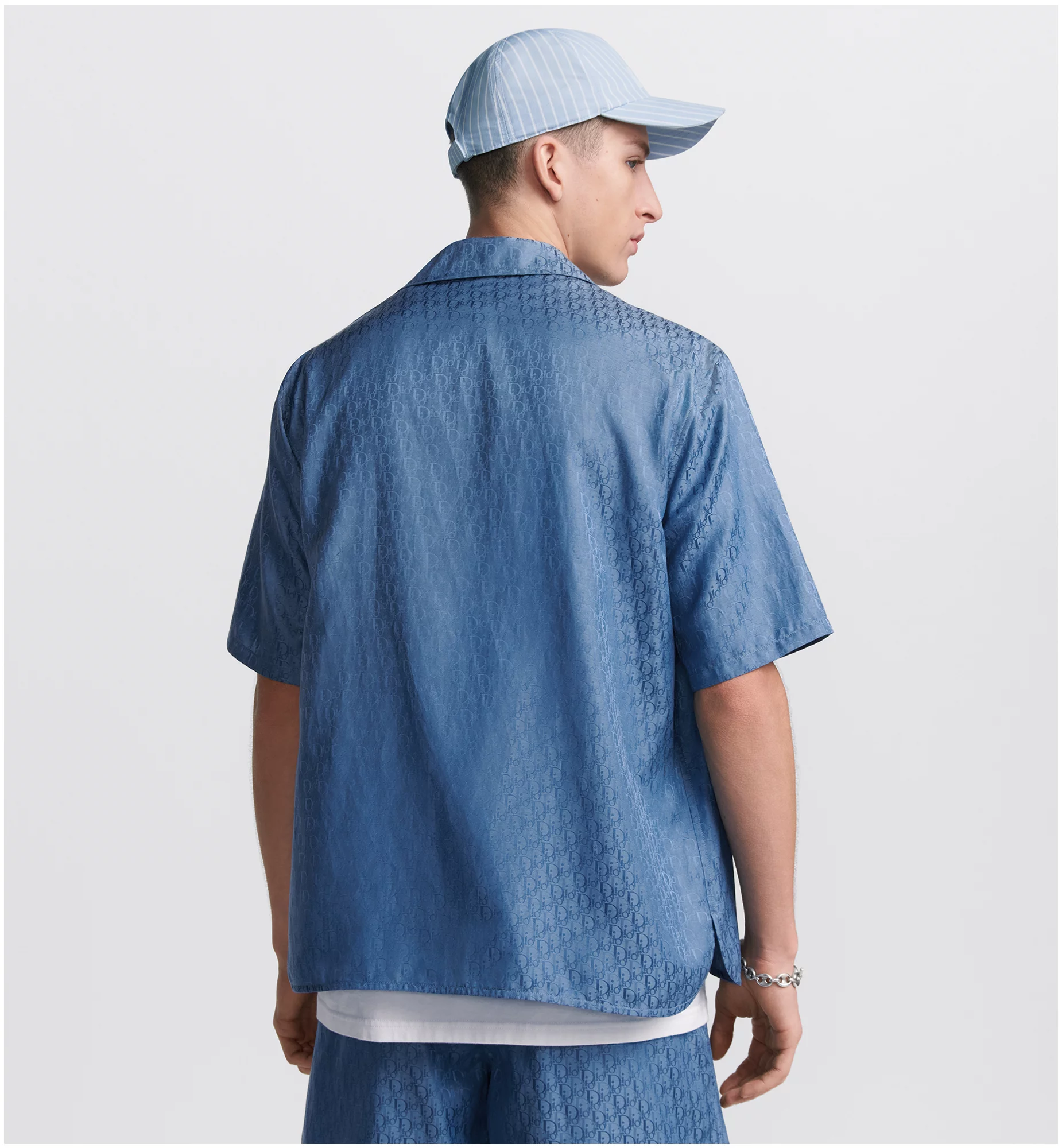 LOOK_H_24_3_LOOK_034_E03