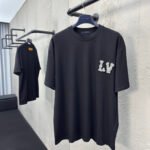 LV Black tshirt crystal Logo detail