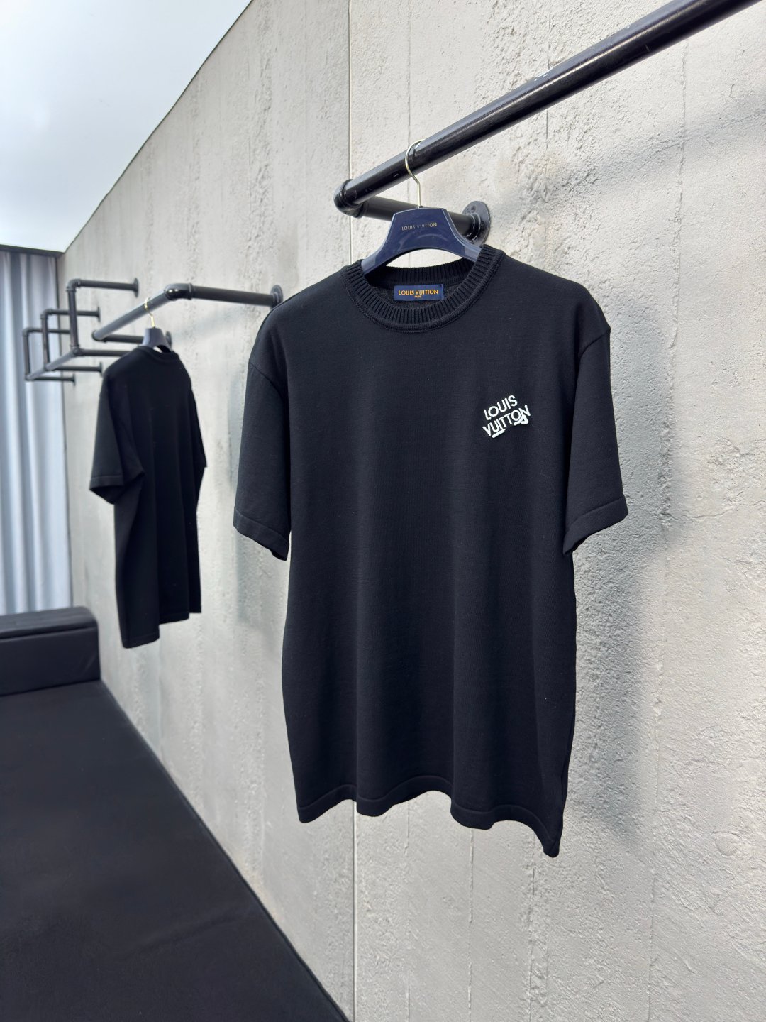 LV T-shirt Black logo detail