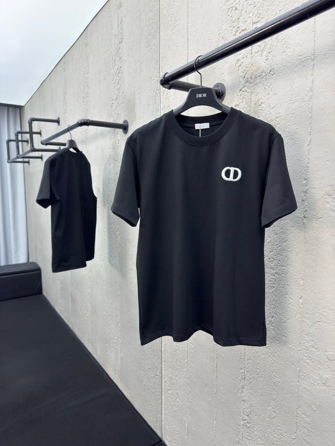 CD Black T-shirt logo embroidered