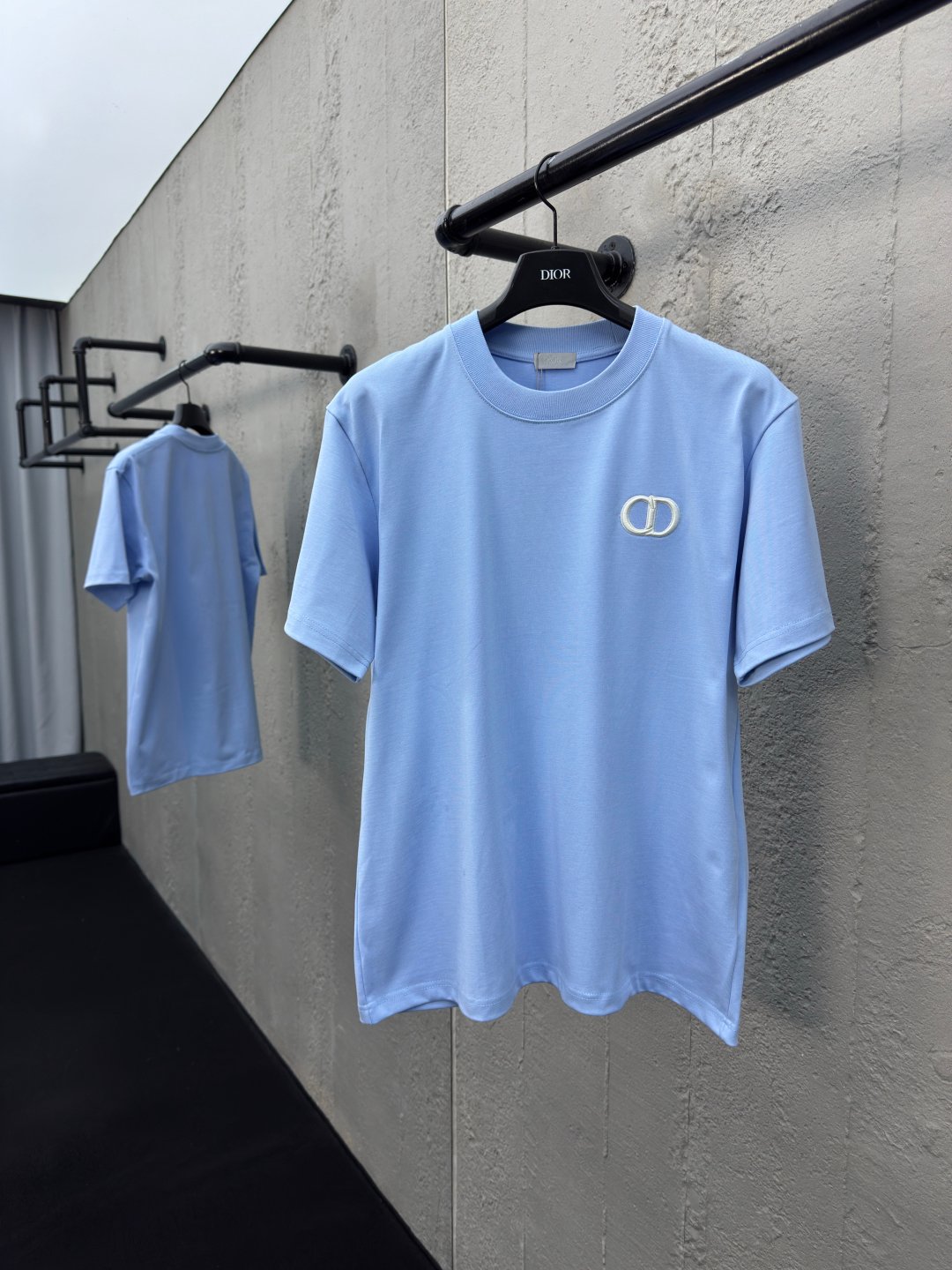 CD Black T-shirt logo embroidered